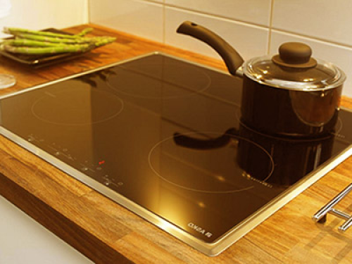 Uszkodzona płyta indukcyjna – Targówek, Praga