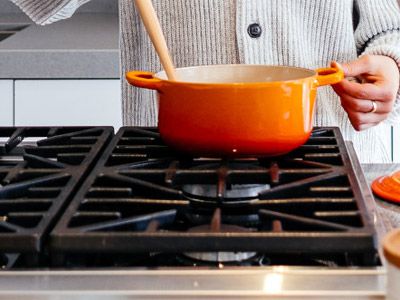 Tanie naprawy płyt gazowych – serwis pogwarancyjny AGD Warszawa